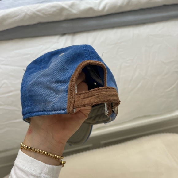 LA hat - Picture 3 of 4